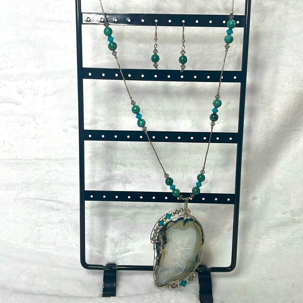 Handmade vintage necklace and earrings set. Sterling silver and beads.